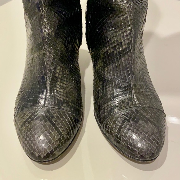 Salvatore Ferragamo Python Skin Black and Grey Heeled Boots. - Picture 6 of 11